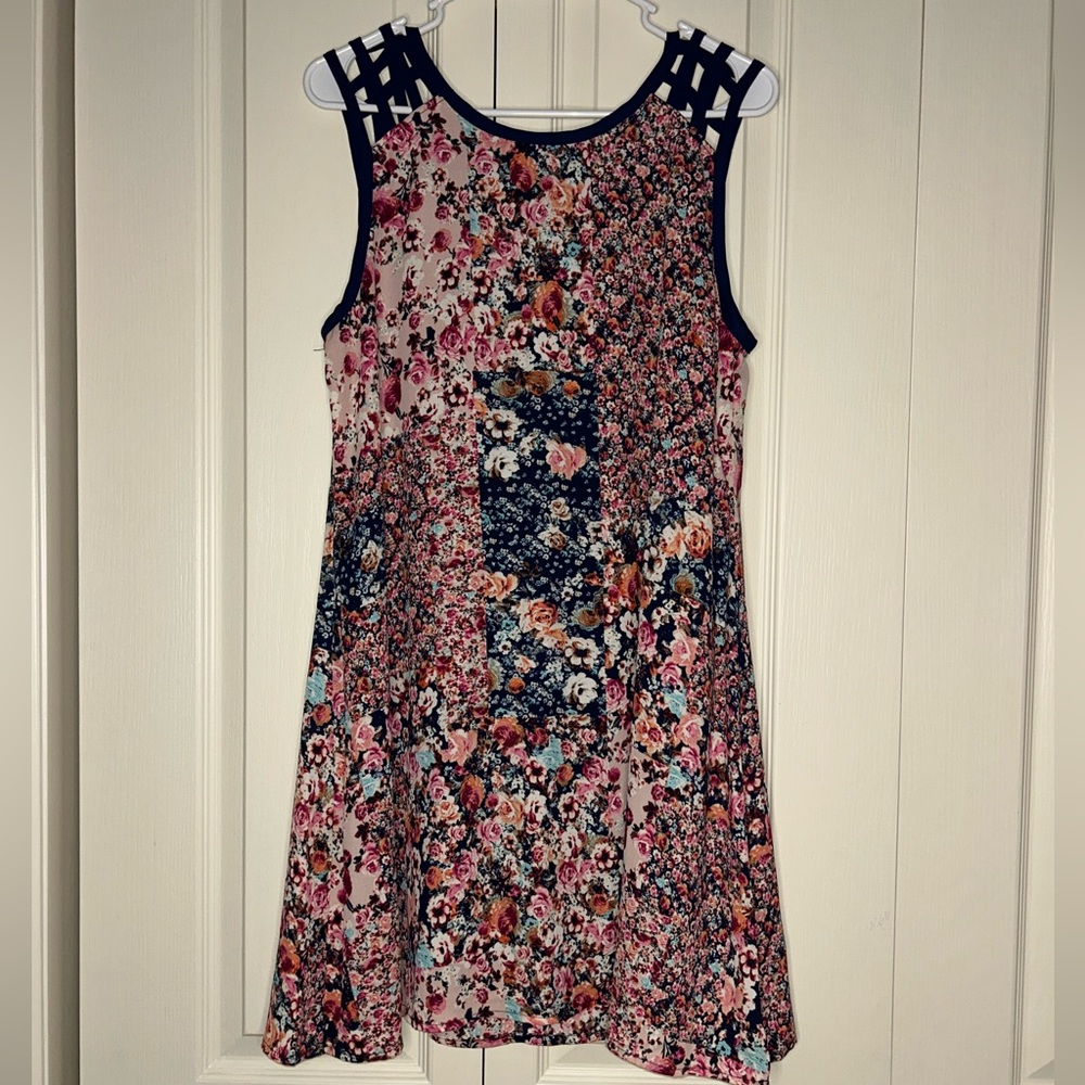 Junior's Sleeveless Form Fit Flowy Bodice Floral Shortie Dress | Size XL